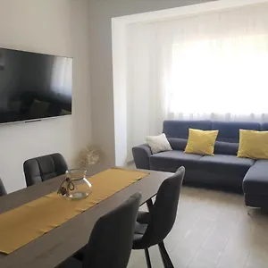 https://apartments-tanja-kastela.hotels-in-trogir.com