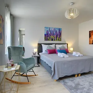 https://da-amphitheatre-apartments.pula-hotels.org